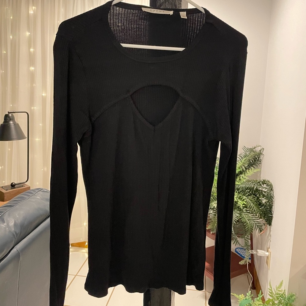 Women’s black cutout top!